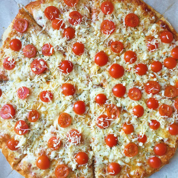 Margarita pizza 40cm (Cheese, tomato, oregano)