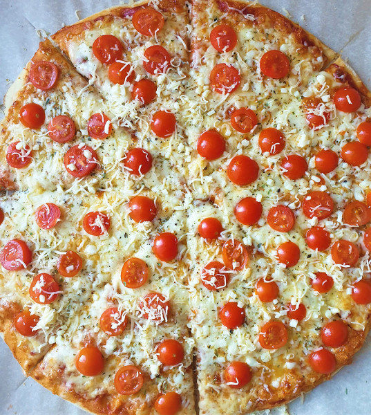 Margarita pizza 40cm (Cheese, tomato, oregano)