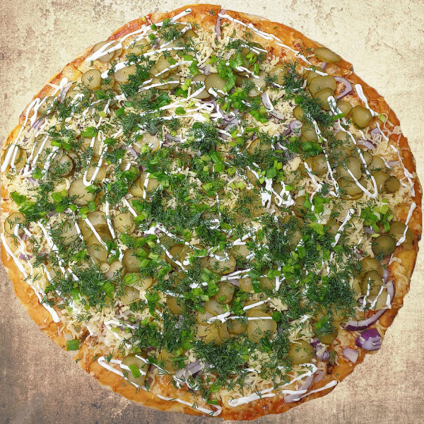 Country pizza 40cm with greens (dill, onions)