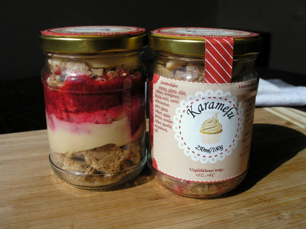 Cake in a jar "Caramel"