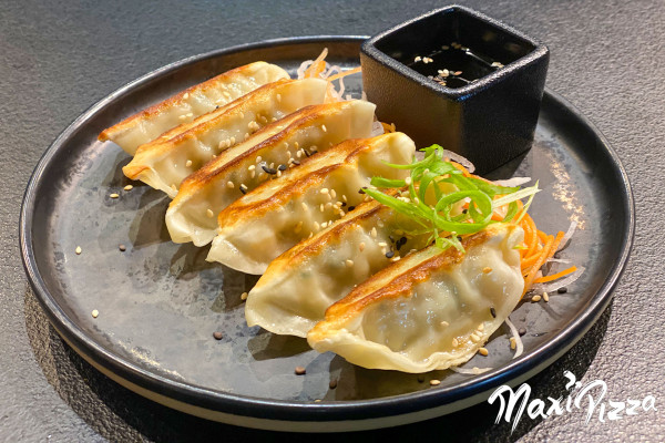 GYOZA AR VISTU UN MELNAJĀM SĒNĒM 5GB