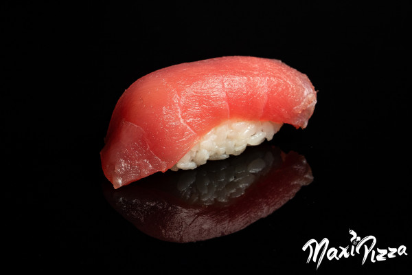 (704) TUNA NIGIRI