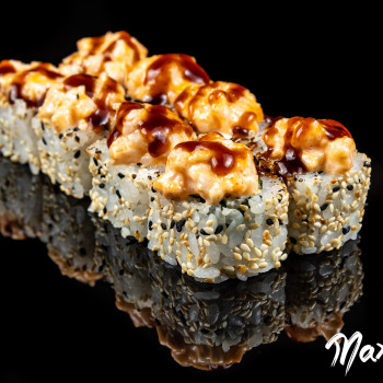 (612) SPICY CHICKEN HOT MAKI